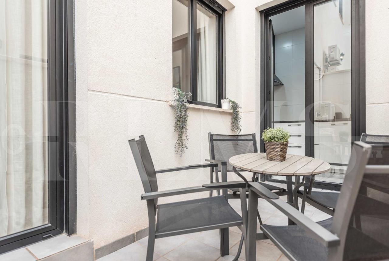 3Br Apartment With Parking And Patio In The Center By Rems Malaga Ngoại thất bức ảnh