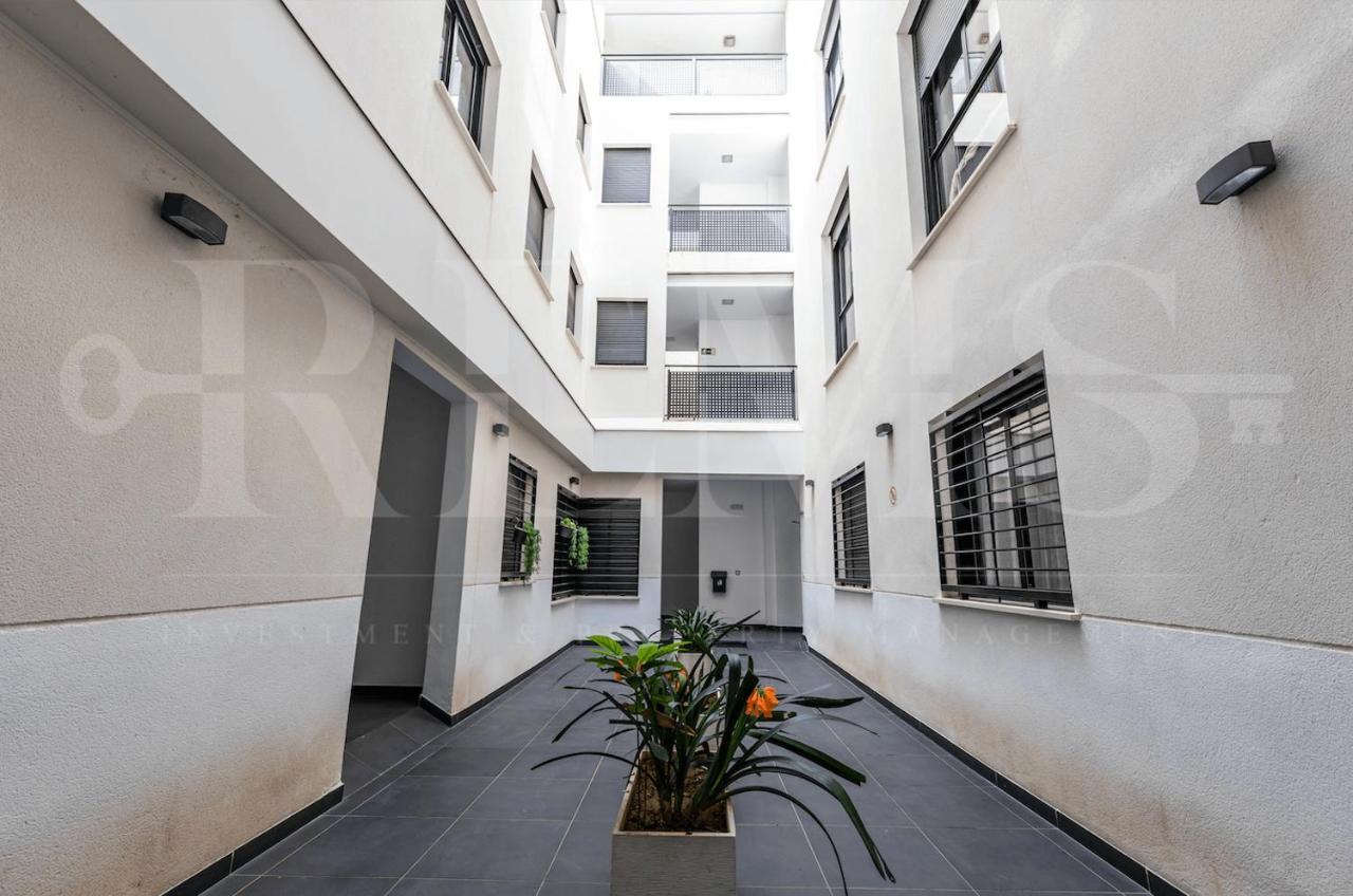 3Br Apartment With Parking And Patio In The Center By Rems Malaga Ngoại thất bức ảnh