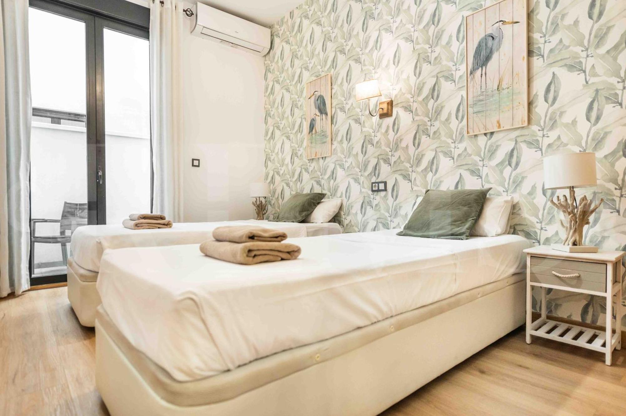 3Br Apartment With Parking And Patio In The Center By Rems Malaga Ngoại thất bức ảnh